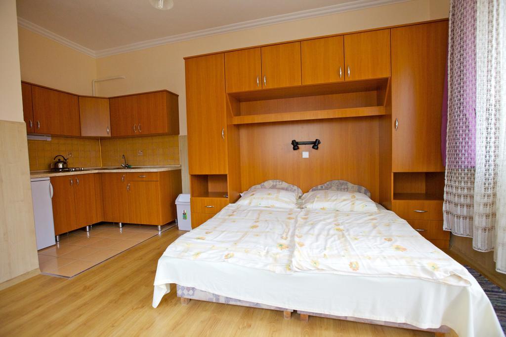 Ferenczi Apartament Hajduszoboszlo Phòng bức ảnh